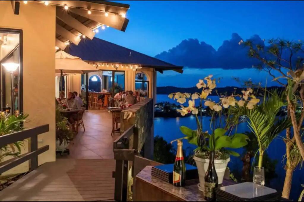 Mermaid Escape - Amazing Views! East End  外观 照片
